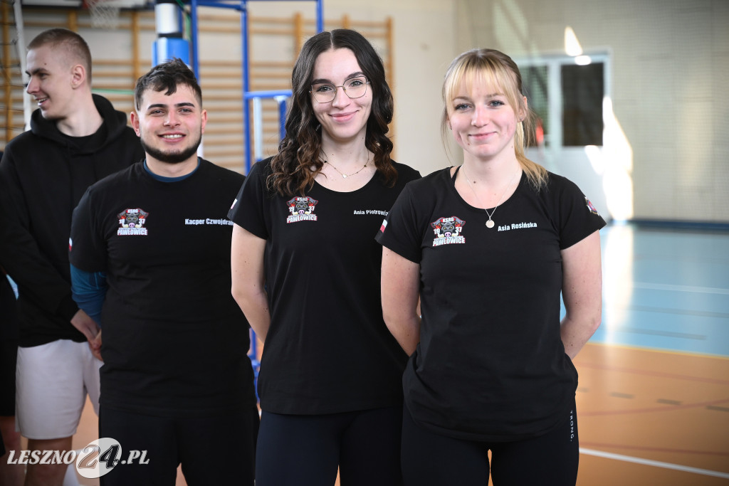 Strażacy grali w siatkówkę