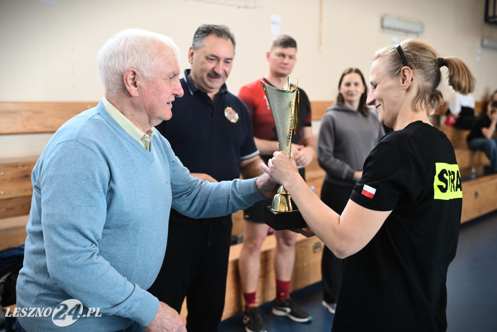 Strażacy grali w siatkówkę