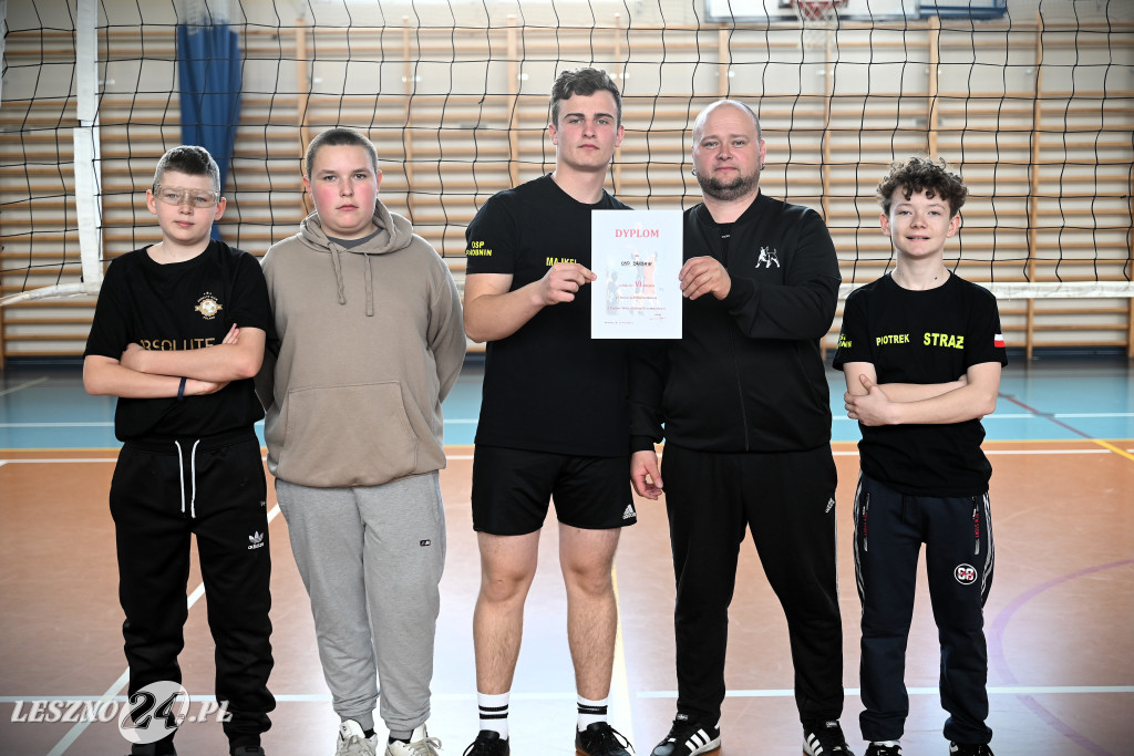 Strażacy grali w siatkówkę