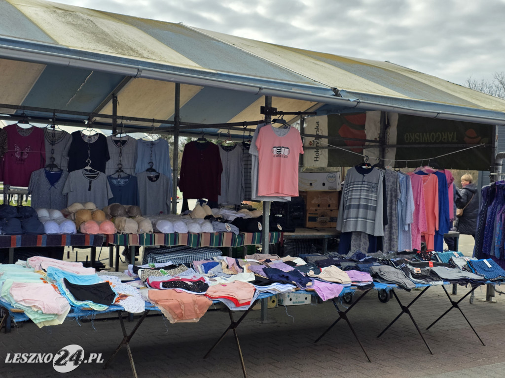 Targowisko Holenderska w Lesznie