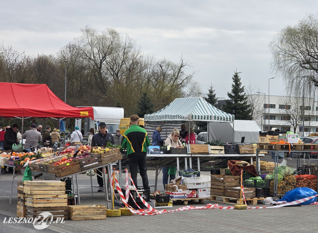 Targowisko Holenderska w Lesznie