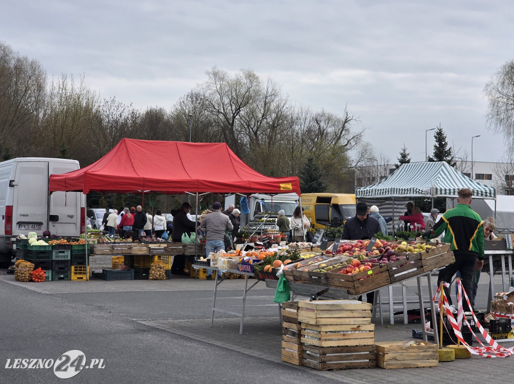 Targowisko Holenderska w Lesznie