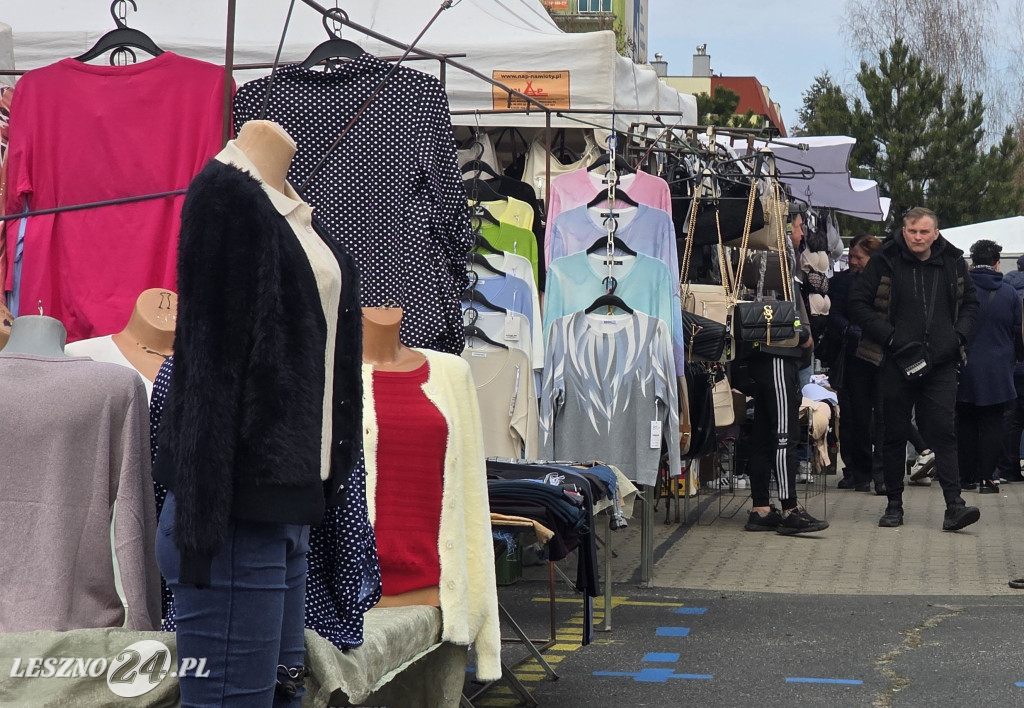 Targowisko Holenderska w Lesznie
