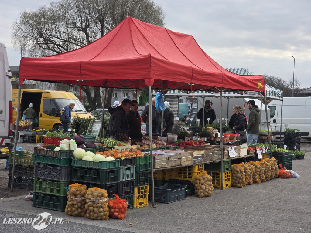 Targowisko Holenderska w Lesznie