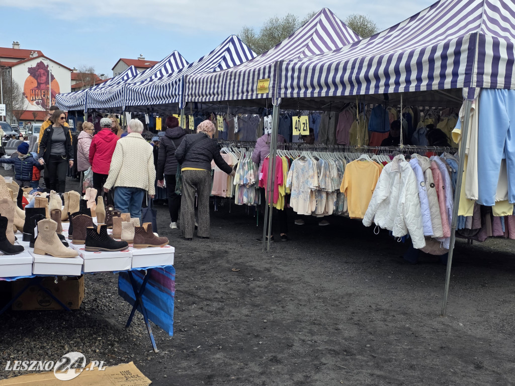Targowisko Holenderska w Lesznie