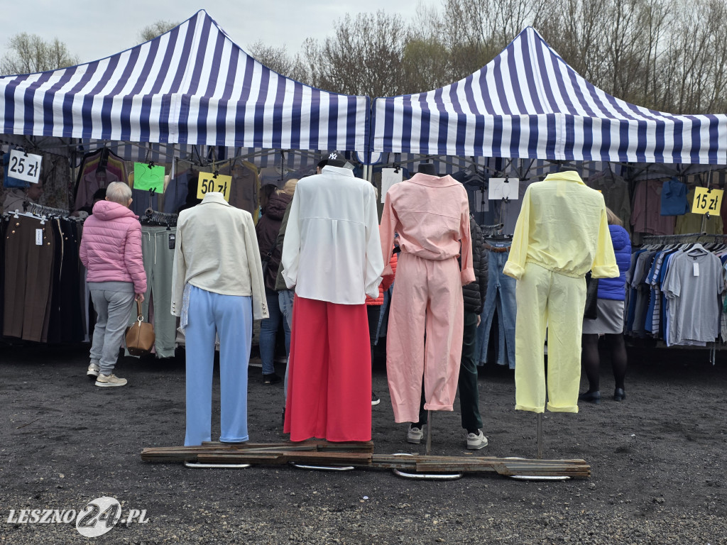 Targowisko Holenderska w Lesznie