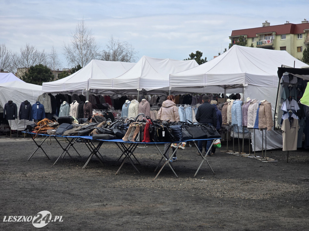 Targowisko Holenderska w Lesznie