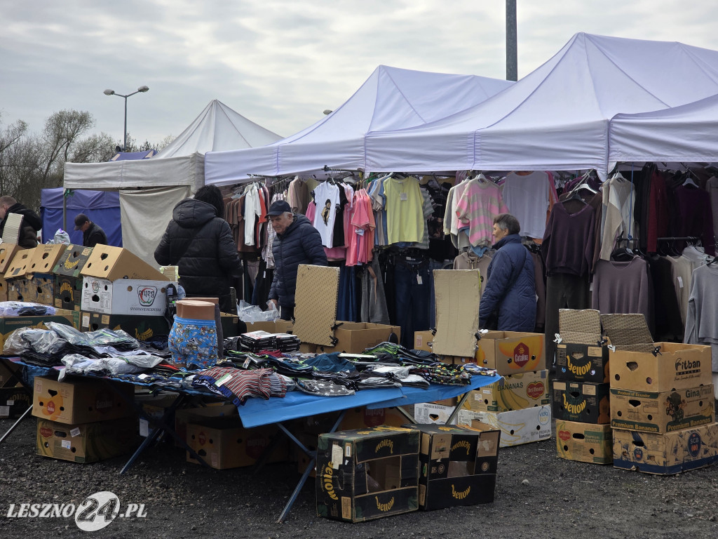 Targowisko Holenderska w Lesznie