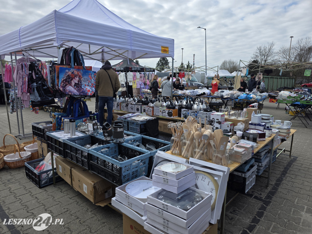 Targowisko Holenderska w Lesznie