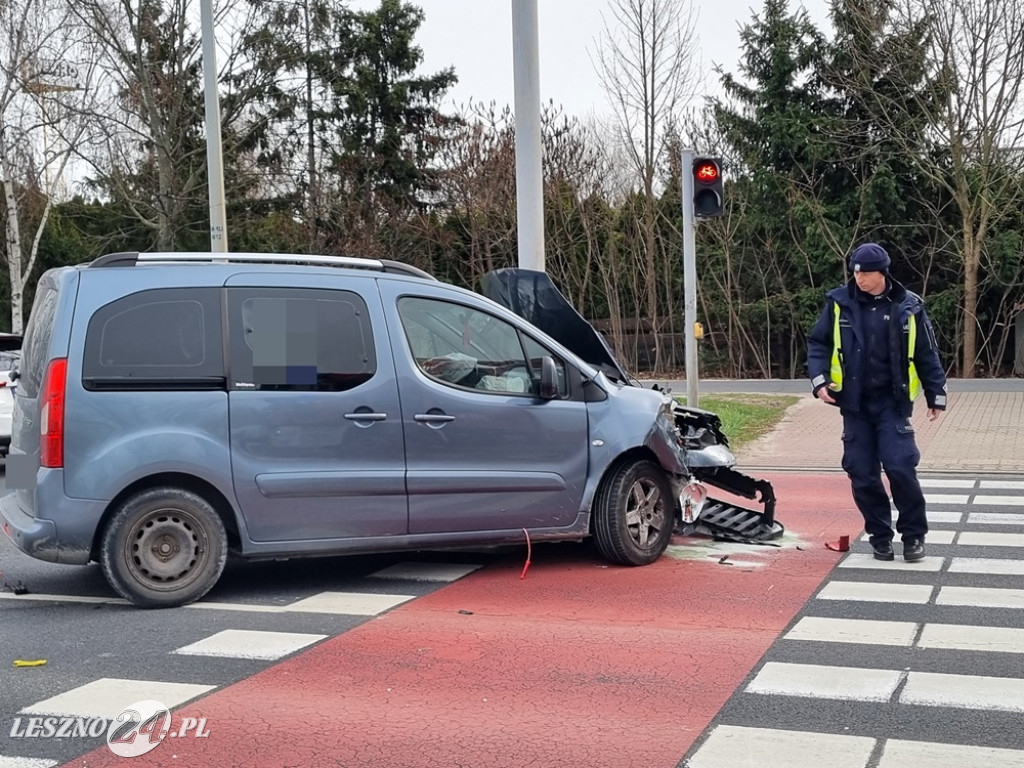 Zderzenie na al. Konstytucji 3 Maja z ul. 55 Pułku Piechoty