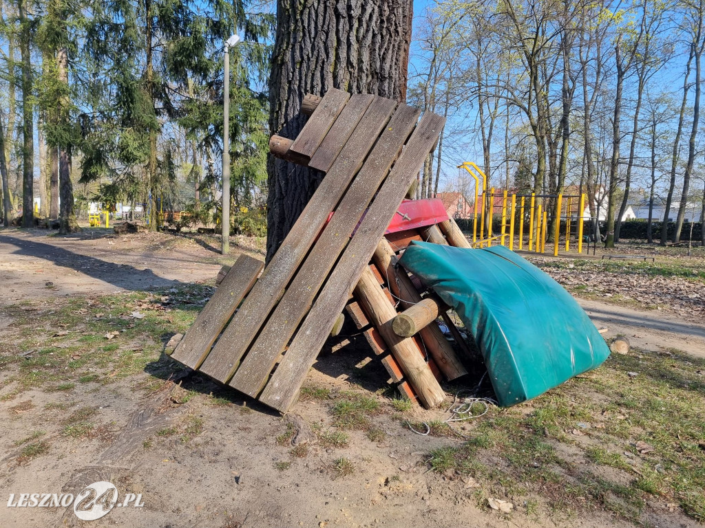 Rozbiórka parku linowego Tarzan w Lesznie