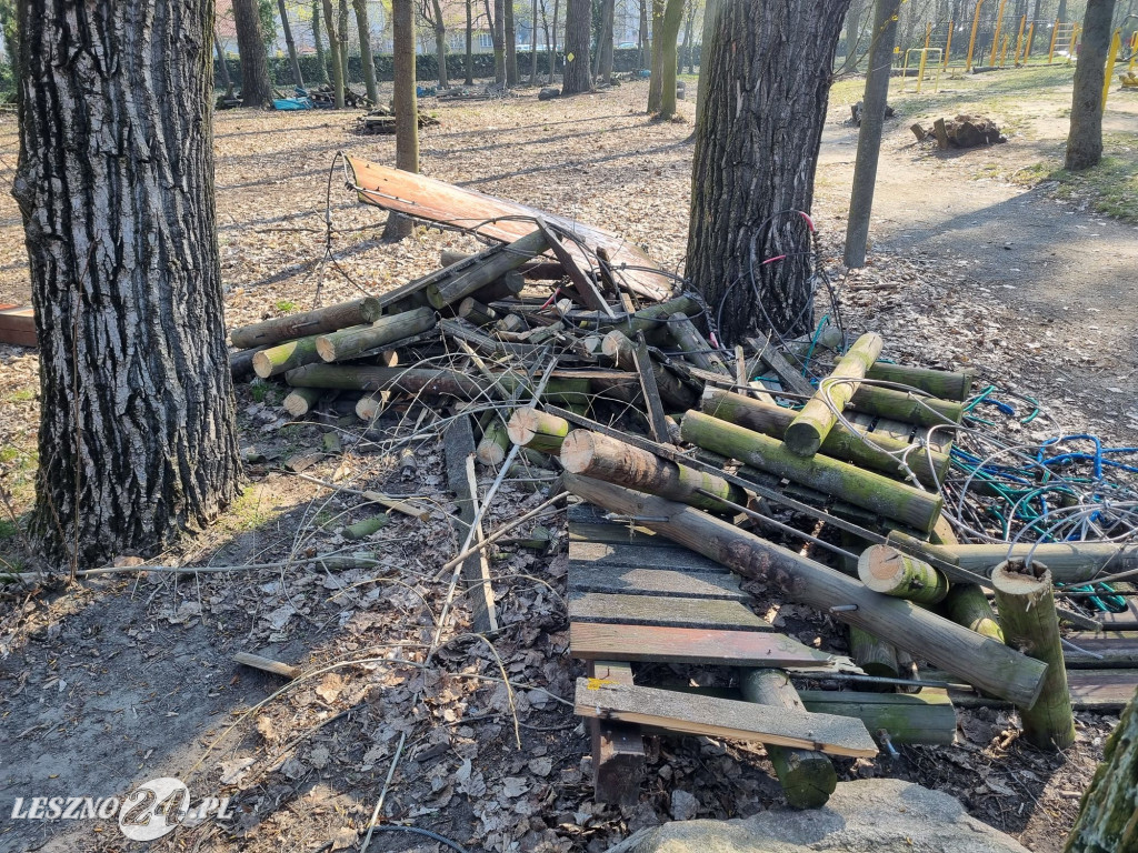 Rozbiórka parku linowego Tarzan w Lesznie