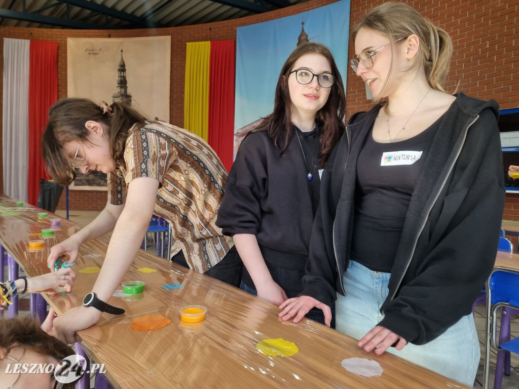 Spotkanie z Zajączkiem Stowarzyszenia Dzieciom Niepełnosprawnym