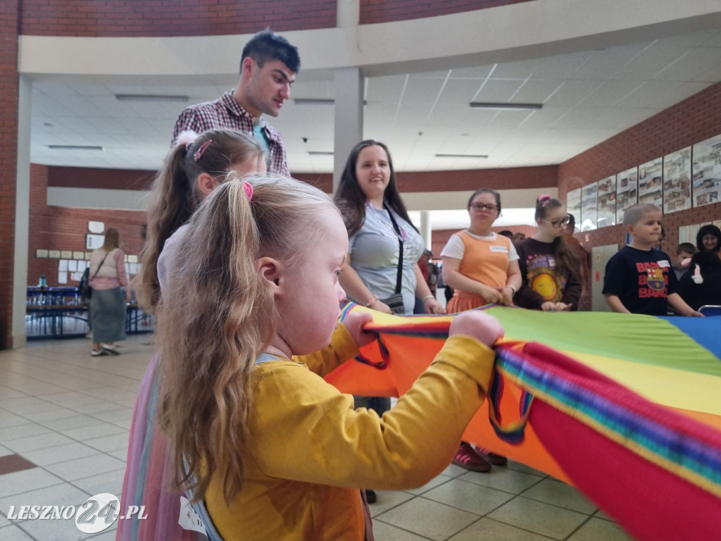 Spotkanie z Zajączkiem Stowarzyszenia Dzieciom Niepełnosprawnym