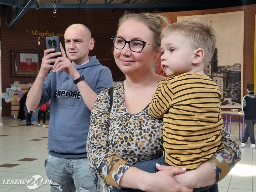 Spotkanie z Zajączkiem Stowarzyszenia Dzieciom Niepełnosprawnym