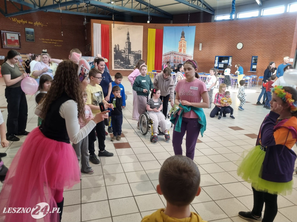 Spotkanie z Zajączkiem Stowarzyszenia Dzieciom Niepełnosprawnym