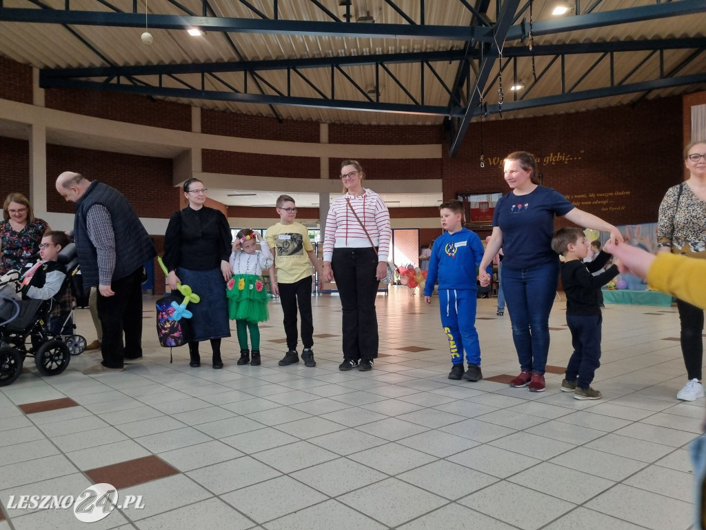 Spotkanie z Zajączkiem Stowarzyszenia Dzieciom Niepełnosprawnym