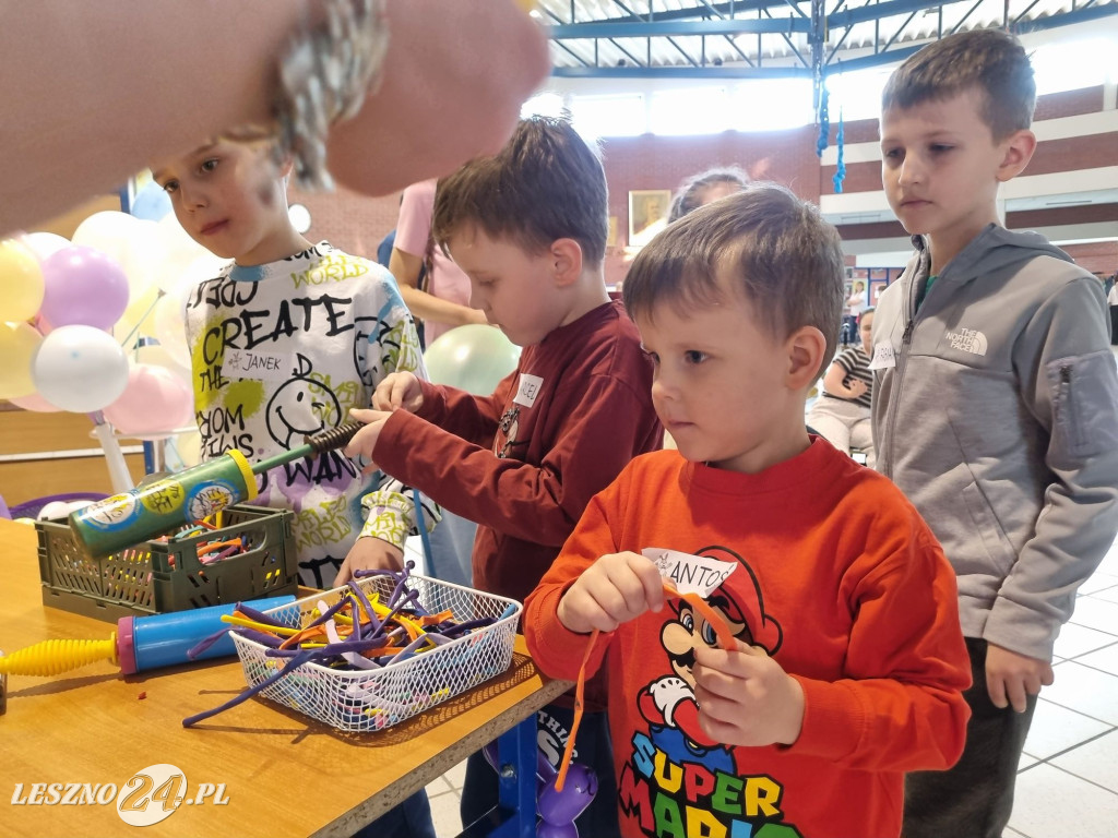 Spotkanie z Zajączkiem Stowarzyszenia Dzieciom Niepełnosprawnym