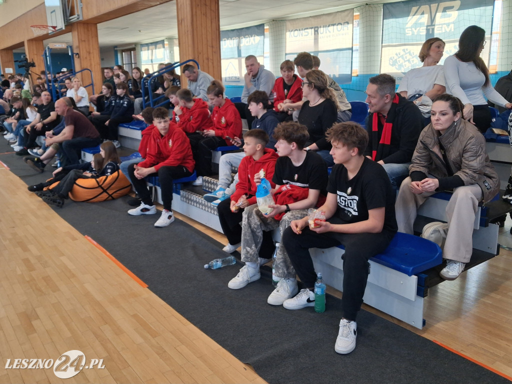 Koszykarskie emocje w Rydzynie
