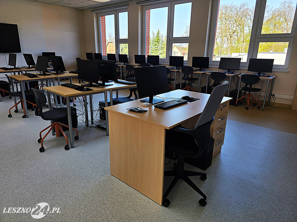 Rozbudowana szkoła w Wilkowicach