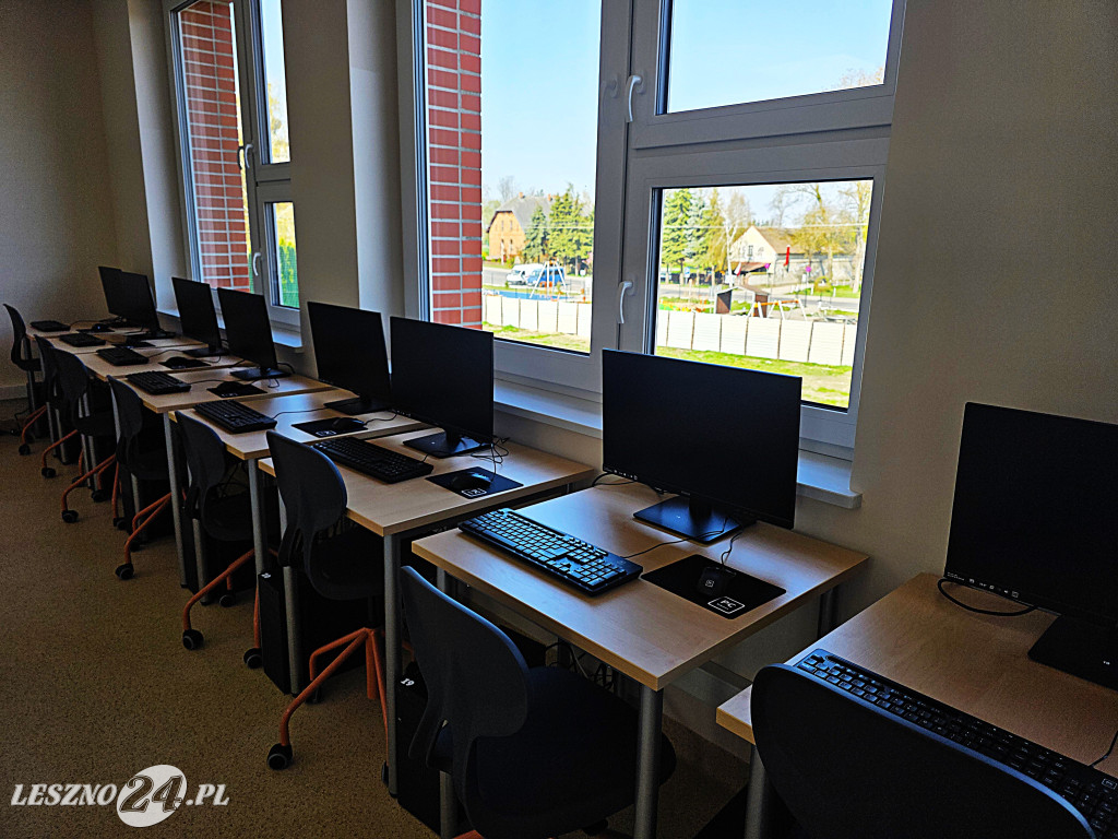 Rozbudowana szkoła w Wilkowicach