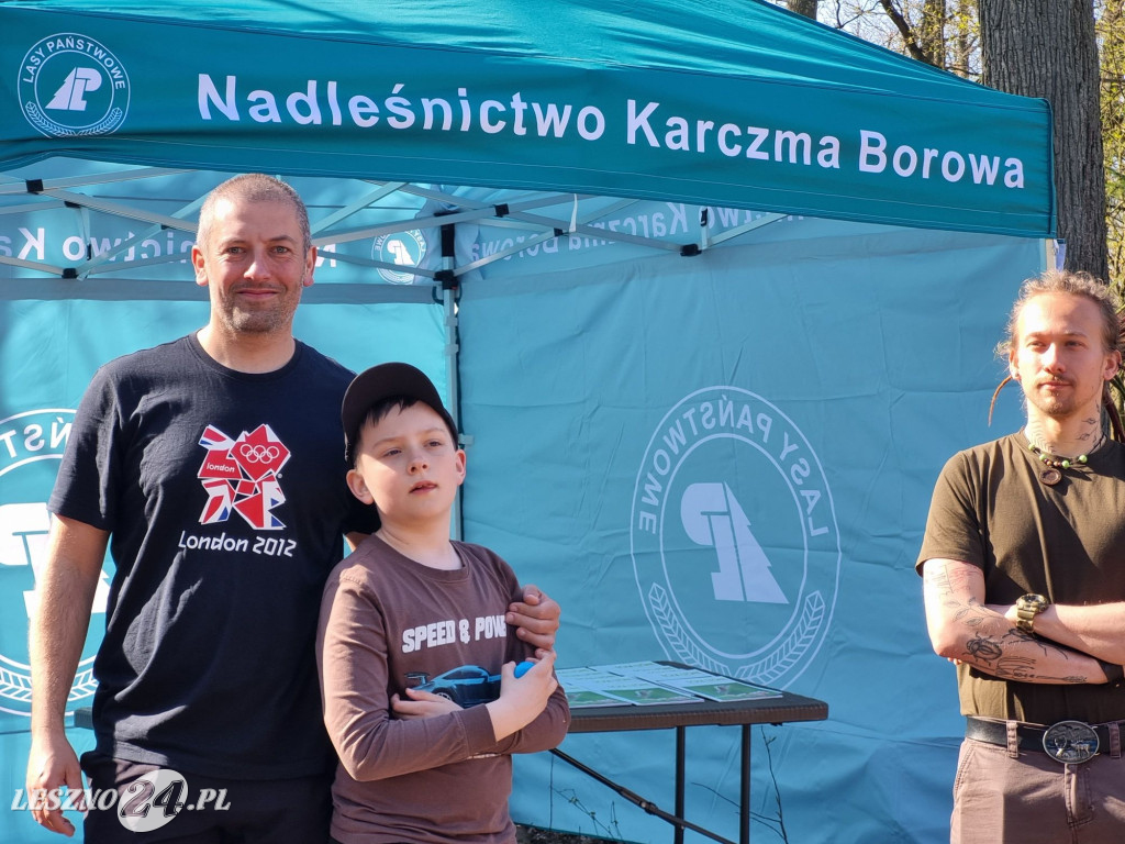 Akcja sadzenia drzew w Nadleśnictwie Karczma Borowa