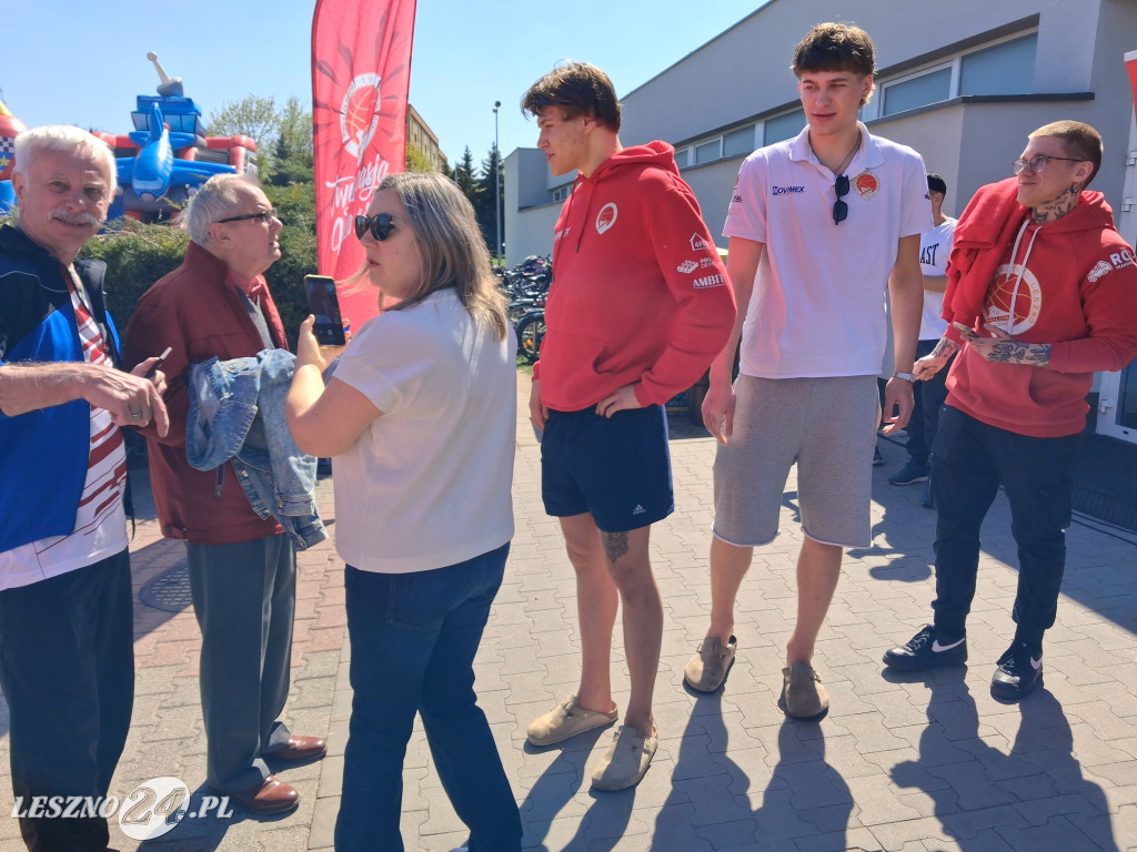 Koszykarze Novimex Polonii spotkali się z kibicami