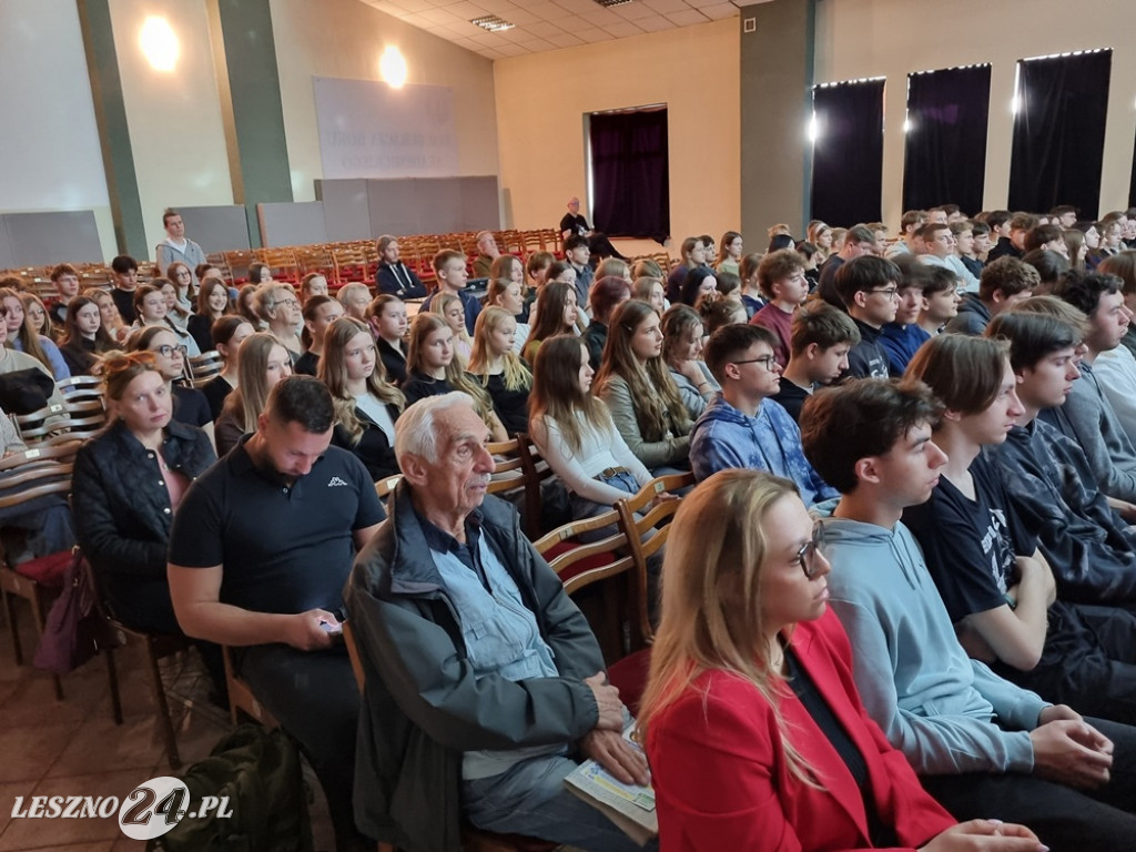 Konferencja Bezpieczeństwo w siedzi w Lesznie