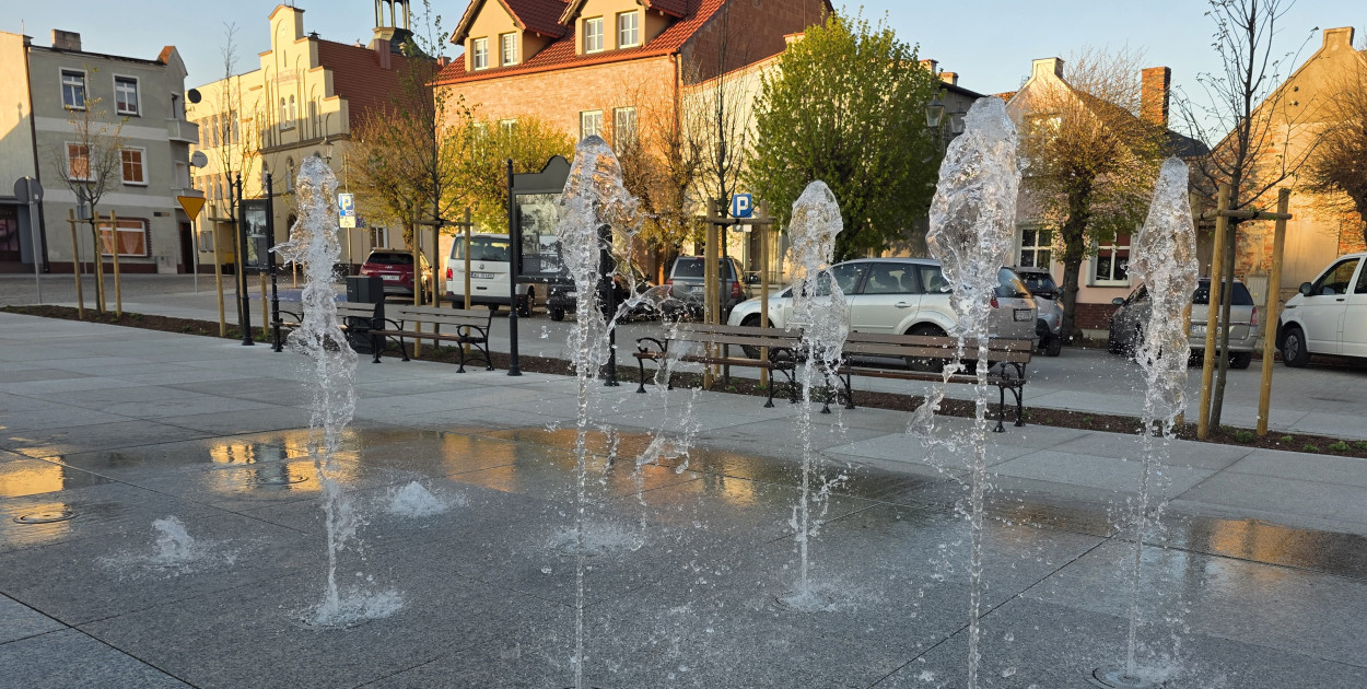 Fontanna na Rynku w Osiecznej