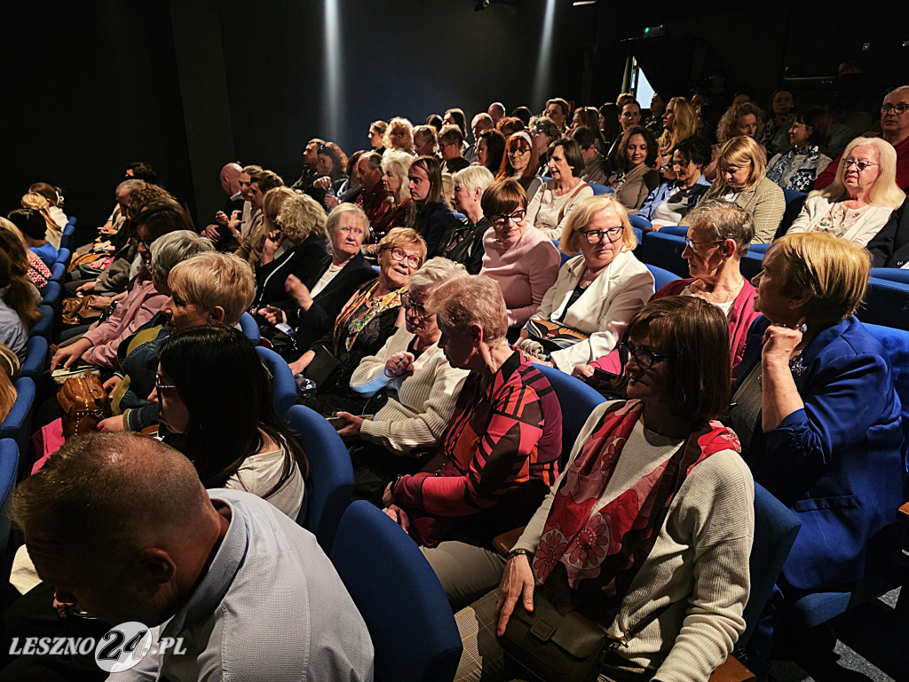 Julia Pietrucha w Teatrze Miejskim w Lesznie