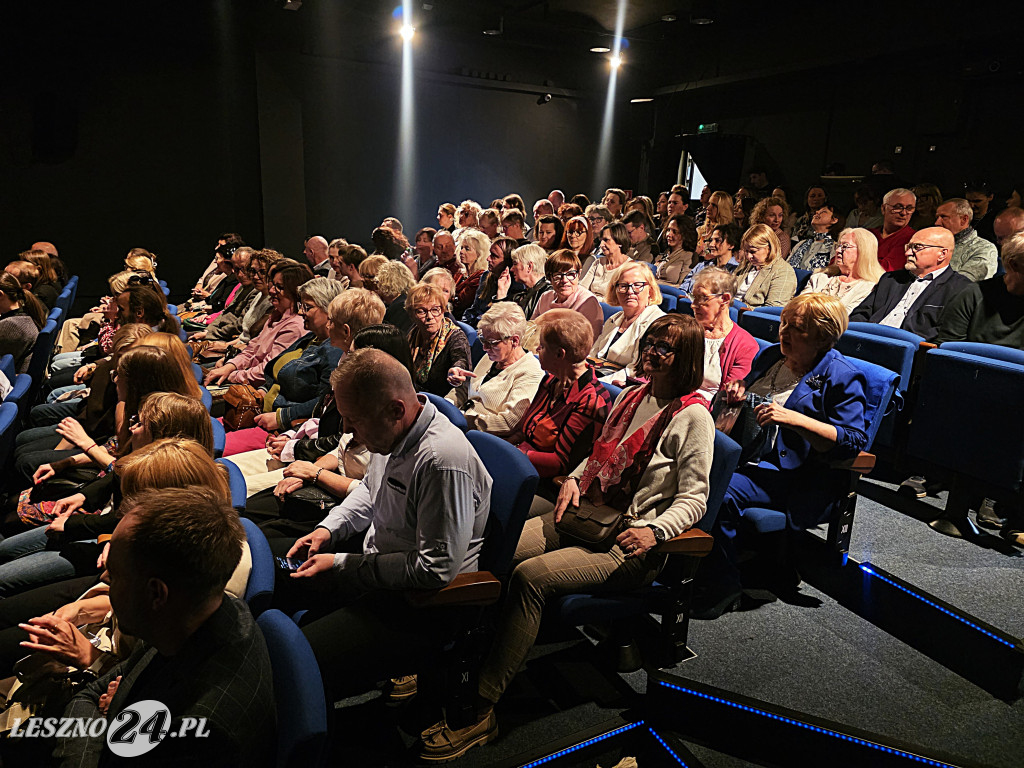 Julia Pietrucha w Teatrze Miejskim w Lesznie