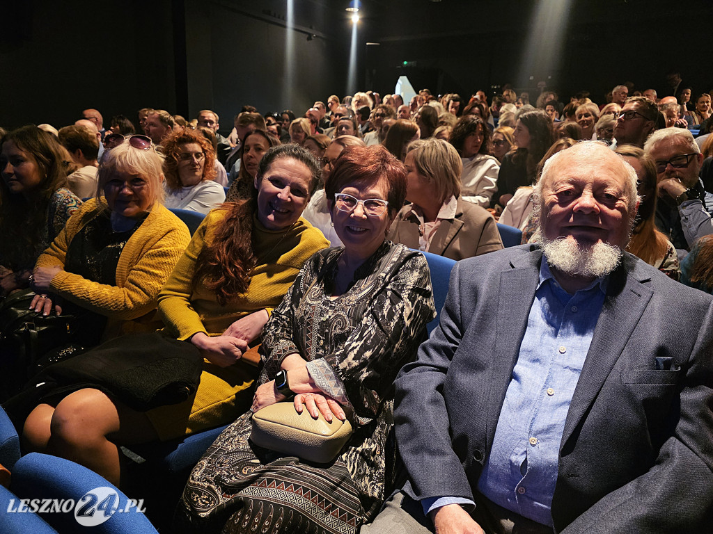 Julia Pietrucha w Teatrze Miejskim w Lesznie