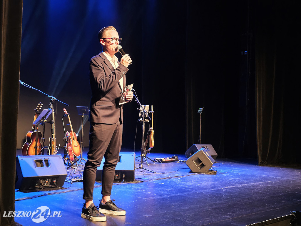 Julia Pietrucha w Teatrze Miejskim w Lesznie