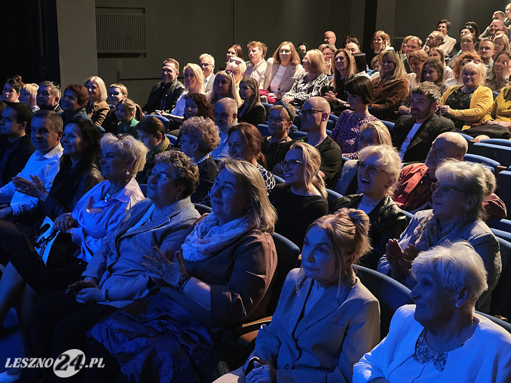 Julia Pietrucha w Teatrze Miejskim w Lesznie