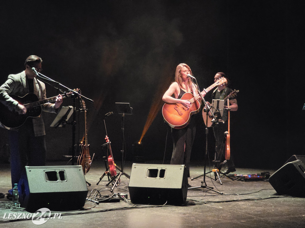 Julia Pietrucha w Teatrze Miejskim w Lesznie