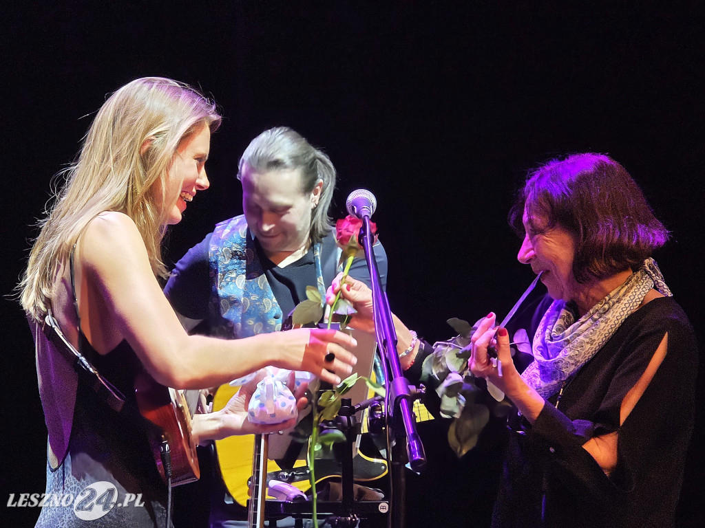 Julia Pietrucha w Teatrze Miejskim w Lesznie