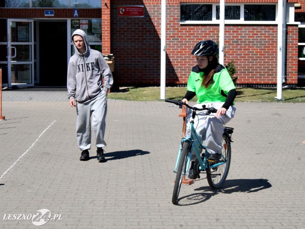 Uczniowie rywalizują w turnieju bezpieczeństwa