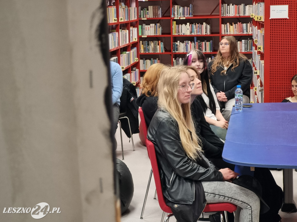 Wystawa Mój świat w kolorach Karoliny Chrobot z ZST w Lesznie