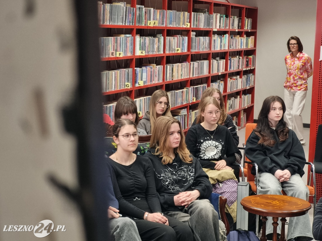 Wystawa Mój świat w kolorach Karoliny Chrobot z ZST w Lesznie