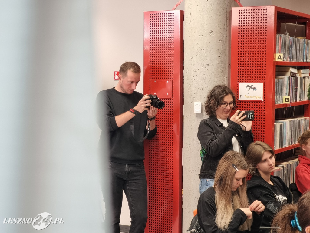 Wystawa Mój świat w kolorach Karoliny Chrobot z ZST w Lesznie