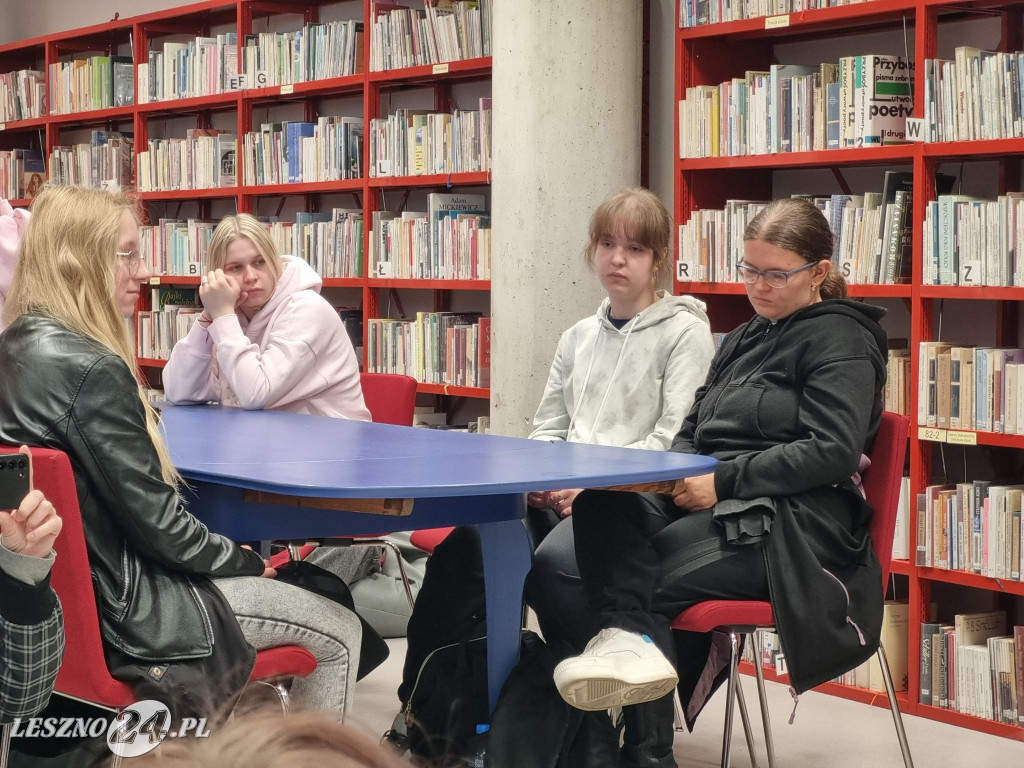 Wystawa Mój świat w kolorach Karoliny Chrobot z ZST w Lesznie