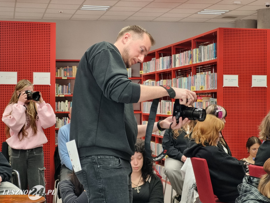 Wystawa Mój świat w kolorach Karoliny Chrobot z ZST w Lesznie