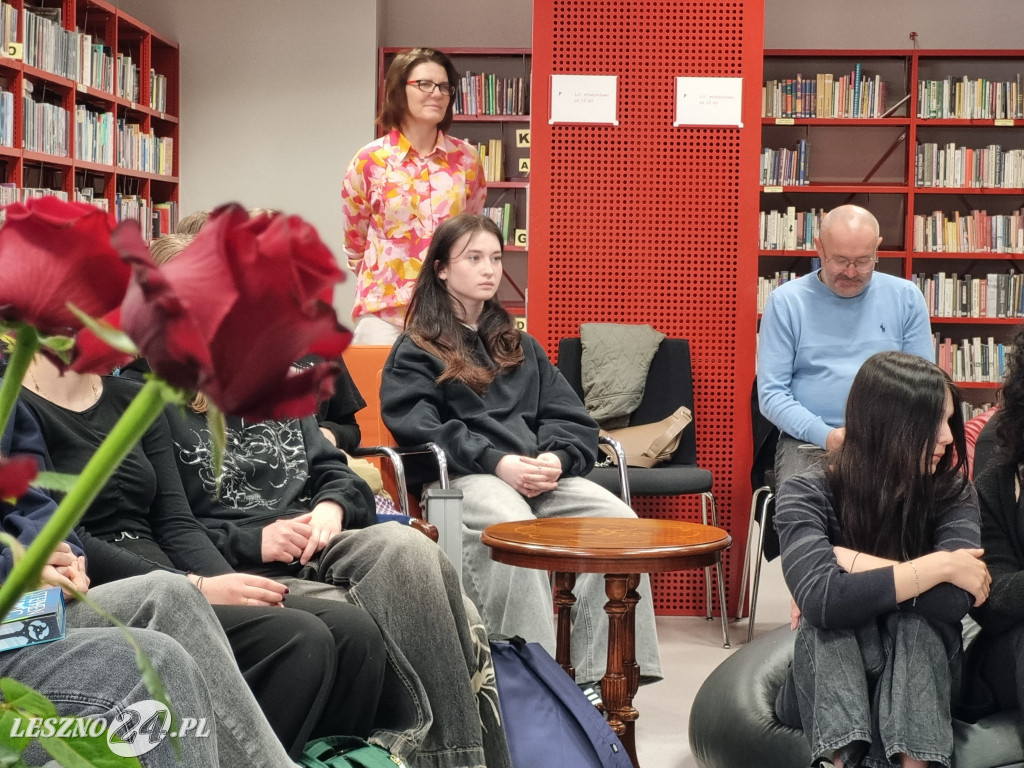 Wystawa Mój świat w kolorach Karoliny Chrobot z ZST w Lesznie