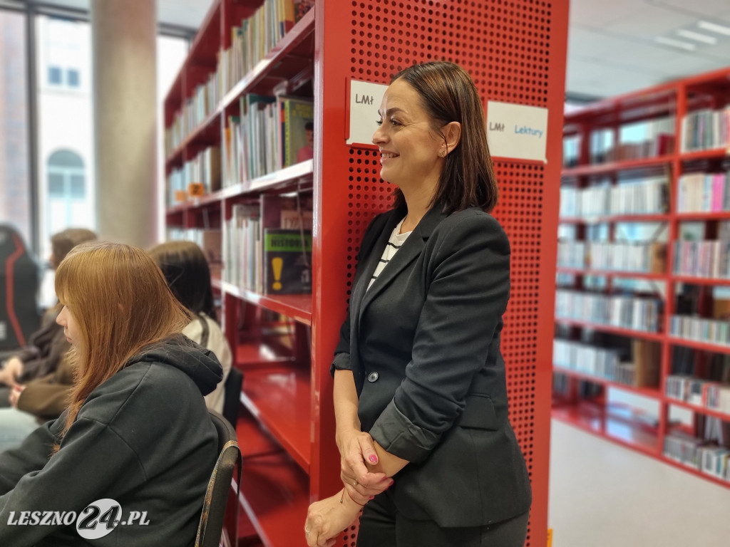 Wystawa Mój świat w kolorach Karoliny Chrobot z ZST w Lesznie