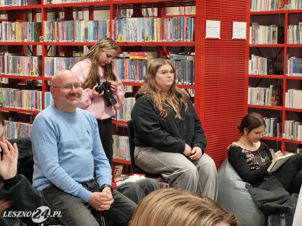 Wystawa Mój świat w kolorach Karoliny Chrobot z ZST w Lesznie