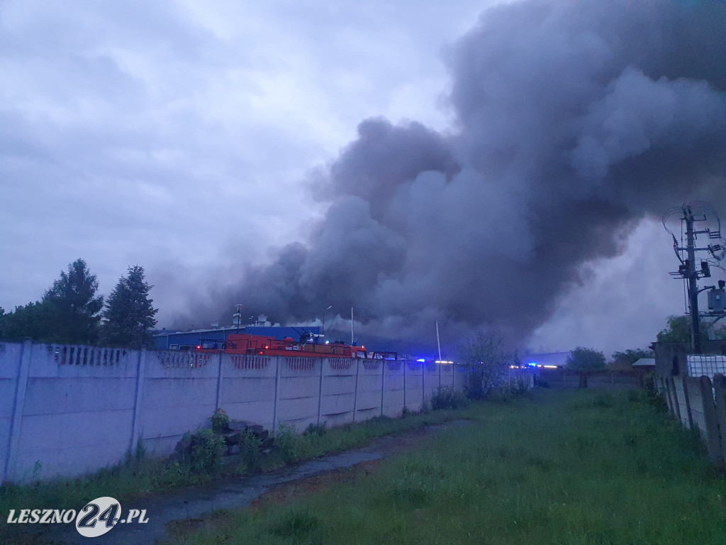 Olbrzymi pożar w zakładzie mięsnym