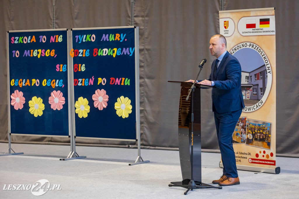 Otwarcie rozbudowanej szkoły w Wilkowicach