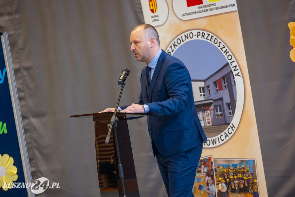 Otwarcie rozbudowanej szkoły w Wilkowicach