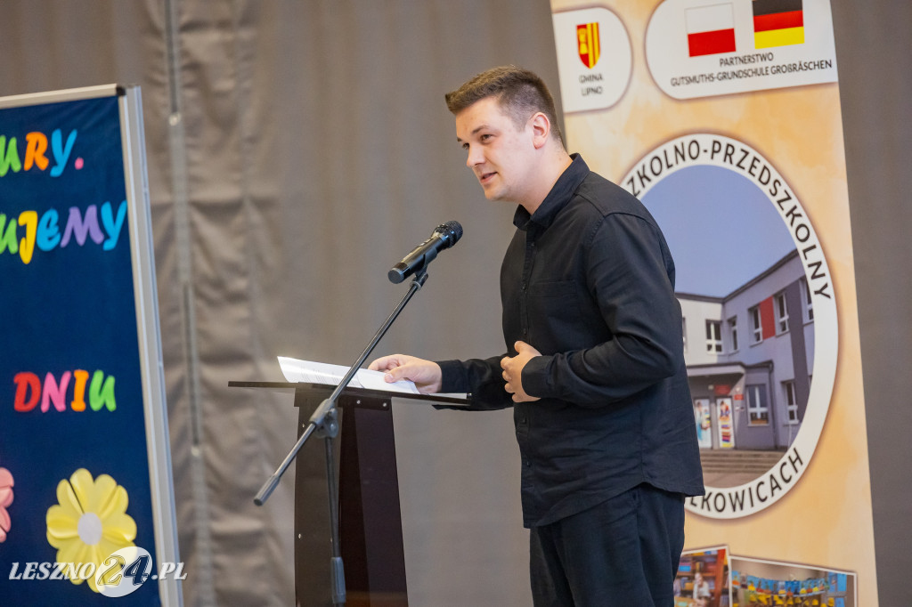 Otwarcie rozbudowanej szkoły w Wilkowicach