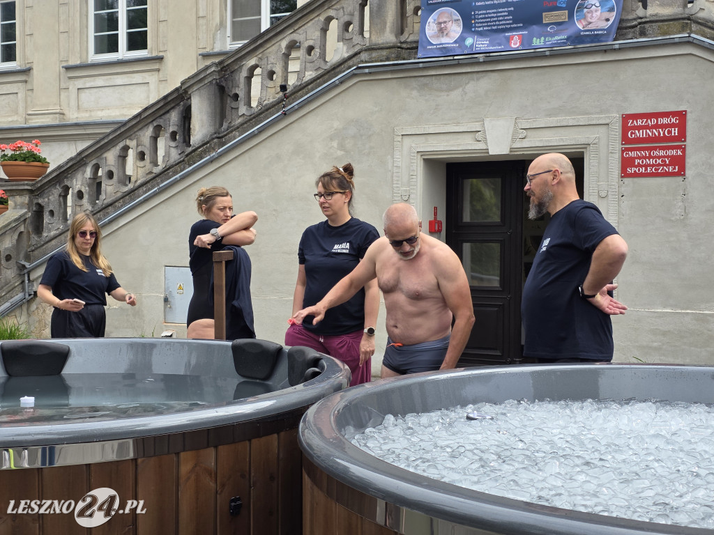 Sztafeta 24h w lodowatej wodzie we Włoszakowicach